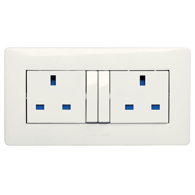 Doppia Pr.ING 2P+T 13A con interr. e LED