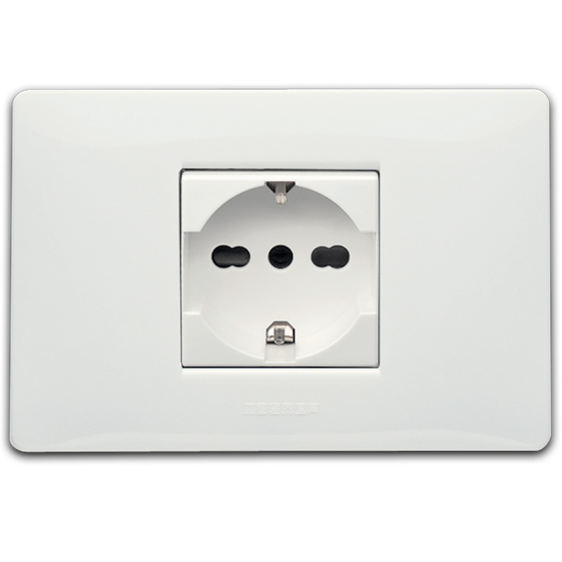 Presa P40 Schuko univ.2P+T 16A c/Placca